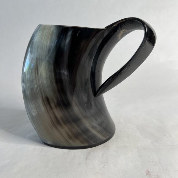 Viking Drinking Horn Mug – Faux Bone Plastic-horn tankard-Barware-Man Cave - Picture 1 of 7